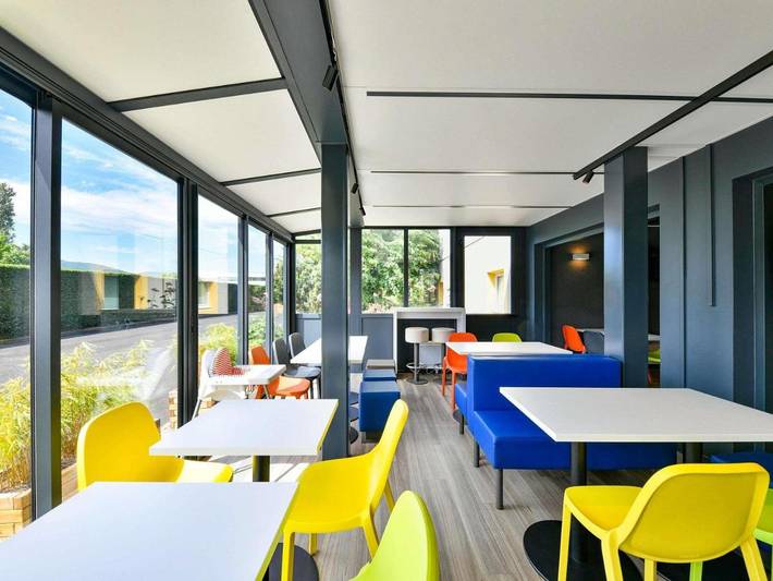 Hôtel pour 3 personnes, avec terrasse à Aubière - 2