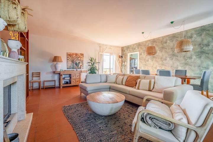 Villa 'House In Torto' con piscina condivisa, balcone, Wi-Fi e aria condizionata in Monopoli, Provincia di Bari