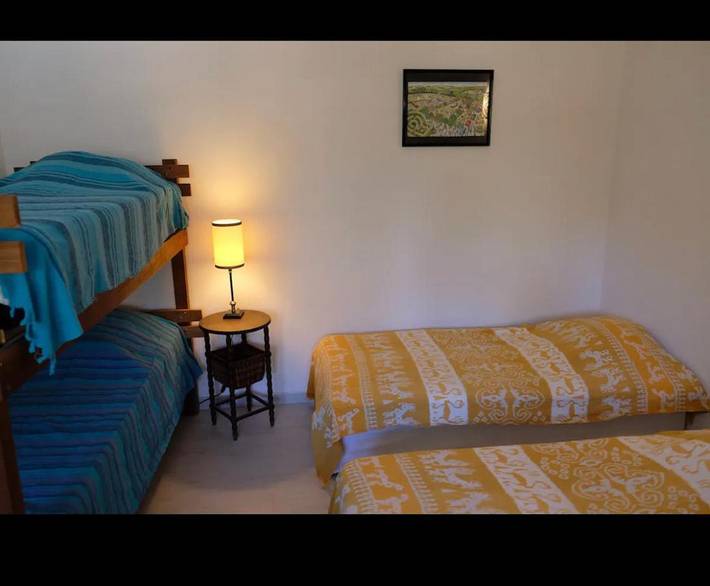 Gîte pour 12 personnes, avec piscine ainsi que vue et terrasse à Sainte-Tulle - 3