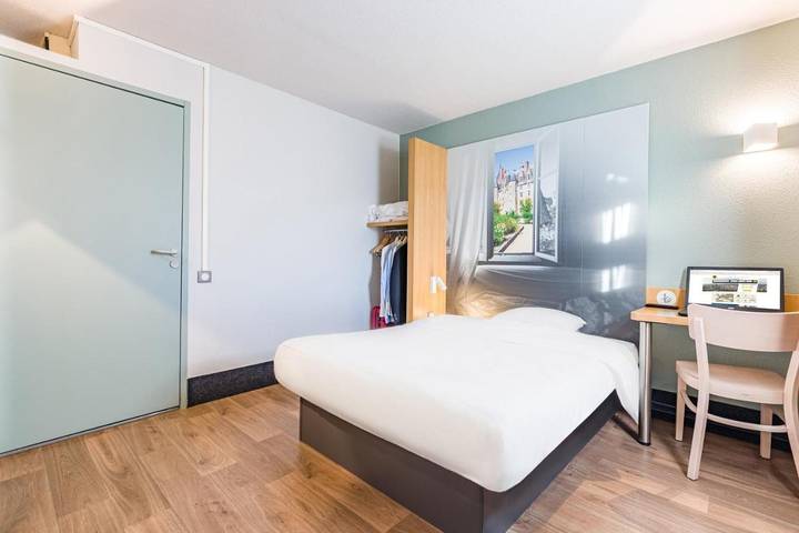 Hôtel pour 4 personnes à Joué-lès-Tours - 2