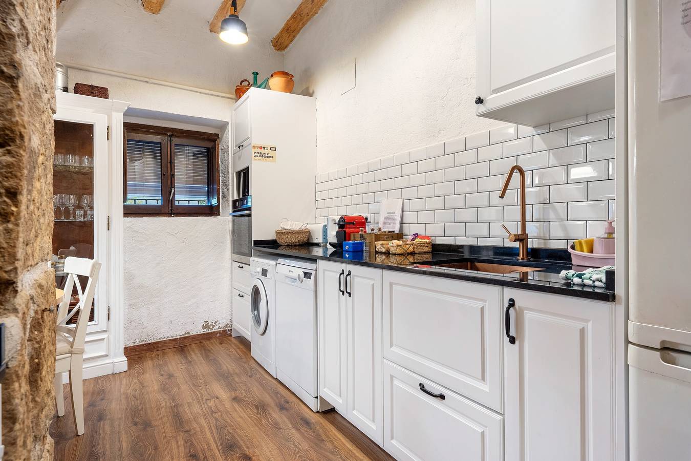 Appartement entier, Appartement 'Can Vinyals 1979' avec balcon et Wi-Fi in La Pobla de Cérvoles, Costers del Segre