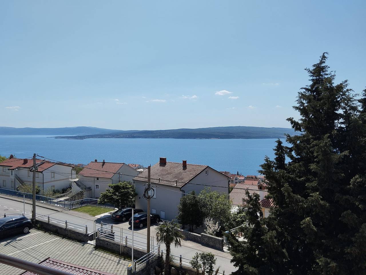 Ganze Wohnung, 1-Zimmer-Ferienwohnung mit Balkon und Meerblick Dramalj, Crikvenica A-22302-a in Dramalj, Primorje-Gorski Kotar