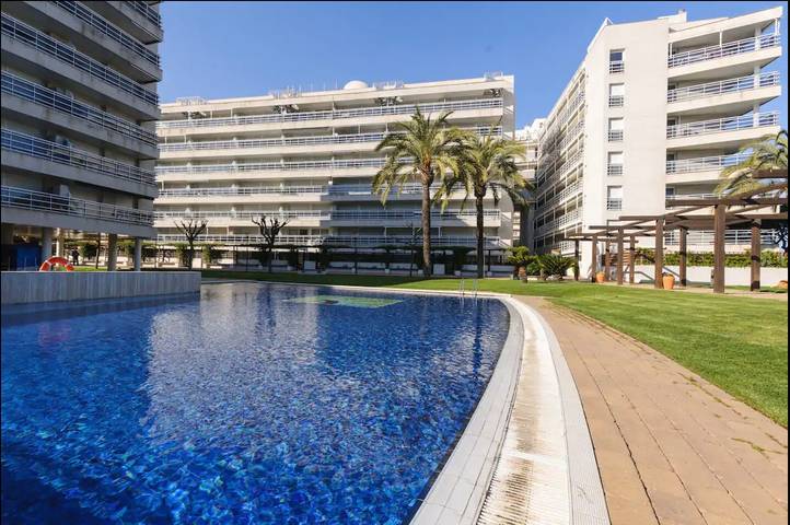 Location de vacances pour 4 personnes, avec jacuzzi et jardin à Blanes