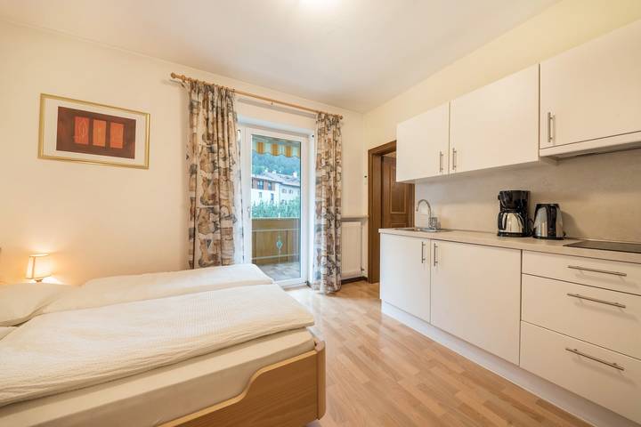 Apartamento inteiro, Apartamento de férias "Residence Kronstein - 4" com varanda, jardim e vista para a montanha in Tesimo, Alpes do Vale de Non