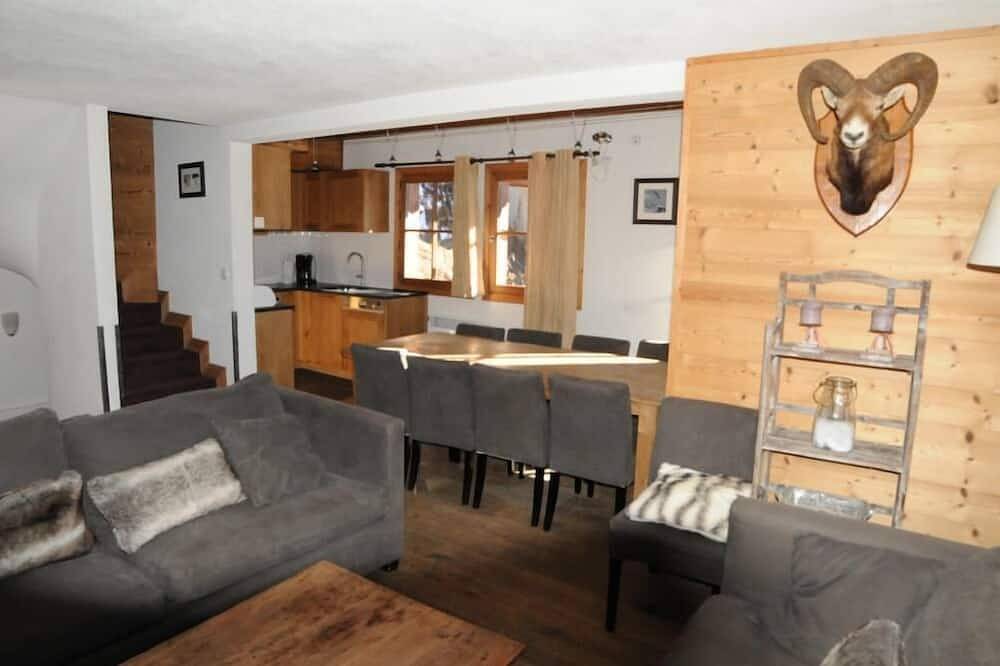 Chalet de lujo con una hermosa vista y el encanto de la madera y la piedra in Tignes, Macizo del Ruitor