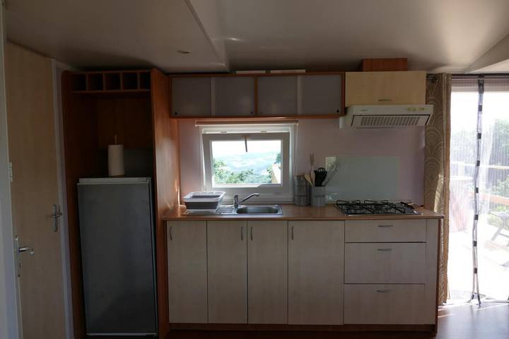 Location de vacances pour 7 personnes, avec terrasse ainsi que jardin et vue à Cenves - 2