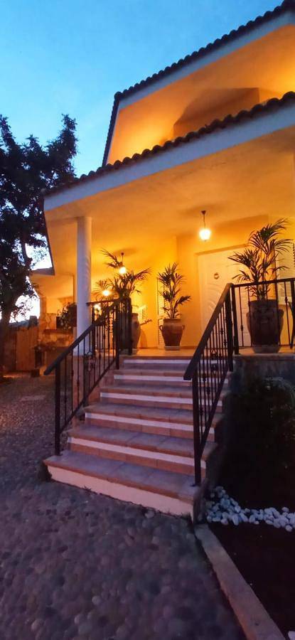 Chambre d’hôte pour 2 personnes, avec jardin et vue, animaux acceptés à Villasimius - 2