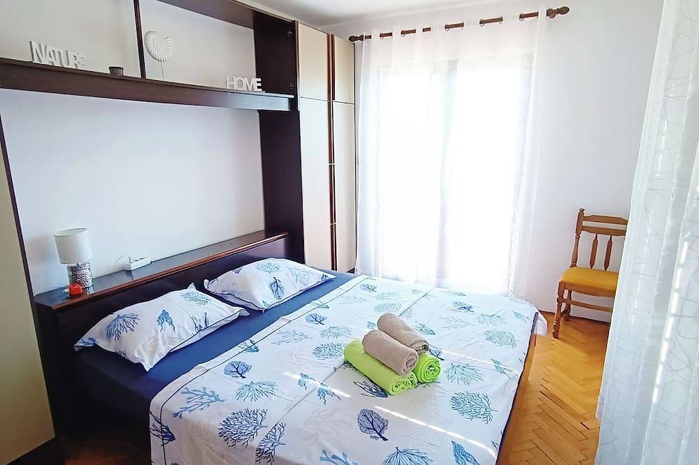 Haus mit Meerblick auf kroatische Insel ideal für Familien und große Gruppen in Necujam, Solta