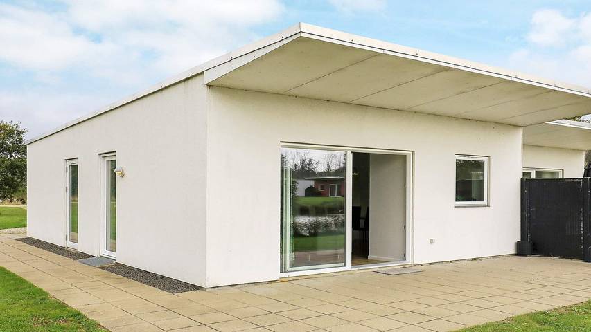 Ferieudlejning for 6 personer, med udsigt og terrasse samt pool i Ringkøbing