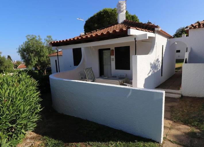 Casa de férias para 4 pessoas, com piscina infantil e piscina e ainda jardim - 1