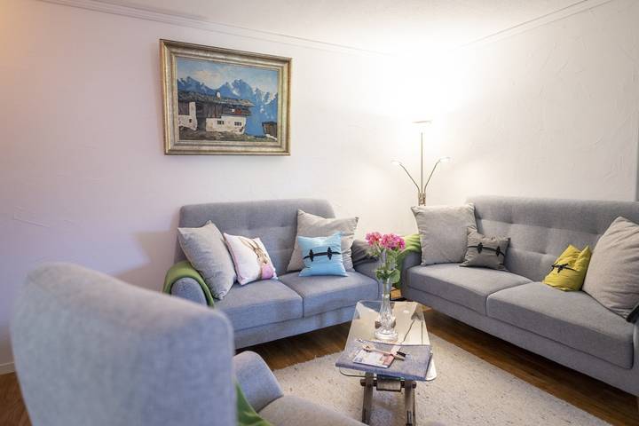 Ganze Wohnung, Chasa Valbernard 4302: Hochwertig renovierte 4½-Zimmerwohnung gleich beim Golfplatz in Vulpera, Tarasp