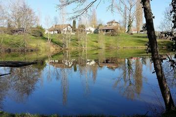 Location de vacances pour 11 personnes, avec jardin ainsi que terrasse et piscine, animaux acceptés à Sainte-Maure-de-Peyriac