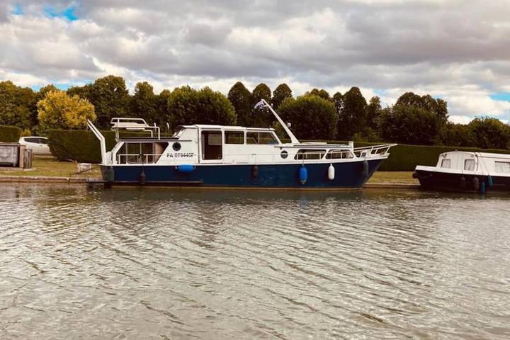 Bateau pour 2 personnes, avec vue et terrasse en Bourgogne-Franche-Comté