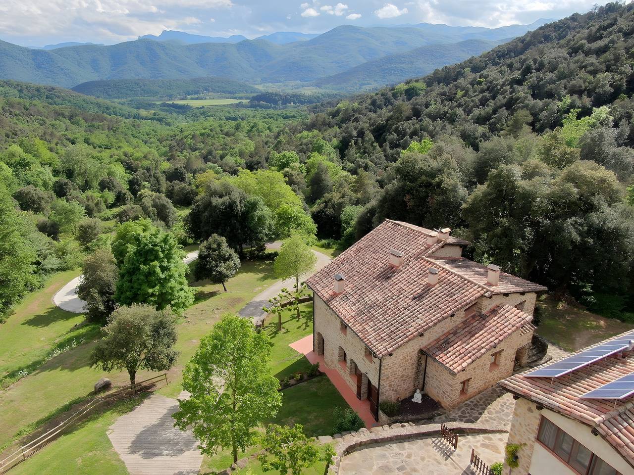 Finca 'La Coma D'en Roca' mit Bergblick, privatem Pool und Wi-Fi in la Vall de Bianya, Garrotxa