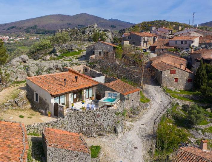 Casa rural para 2 personas, con vistas además de terraza y piscina en Sierra de Gata - 4