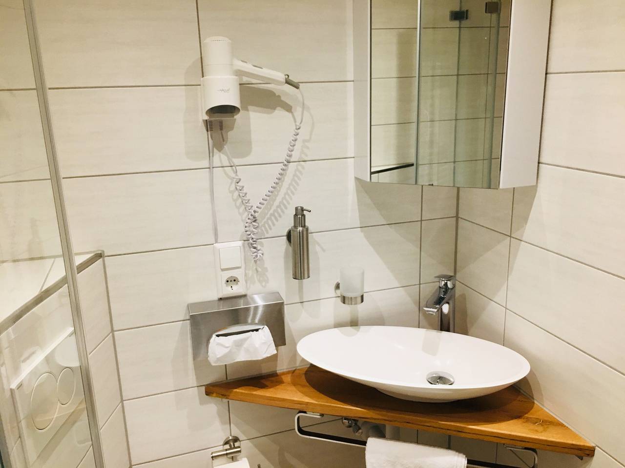 Ganze Wohnung, Apartment „1“ mit Gemeinschaftsterrasse und Wlan in Mössingen, Neckar-Alb