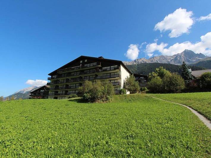 Ferienwohnung für 4 Personen, mit Balkon und Garten in Surses