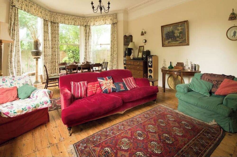 Kynsham House - Drei Schlafzimmer Haus, Schläft 6 in Cheltenham, Gloucestershire