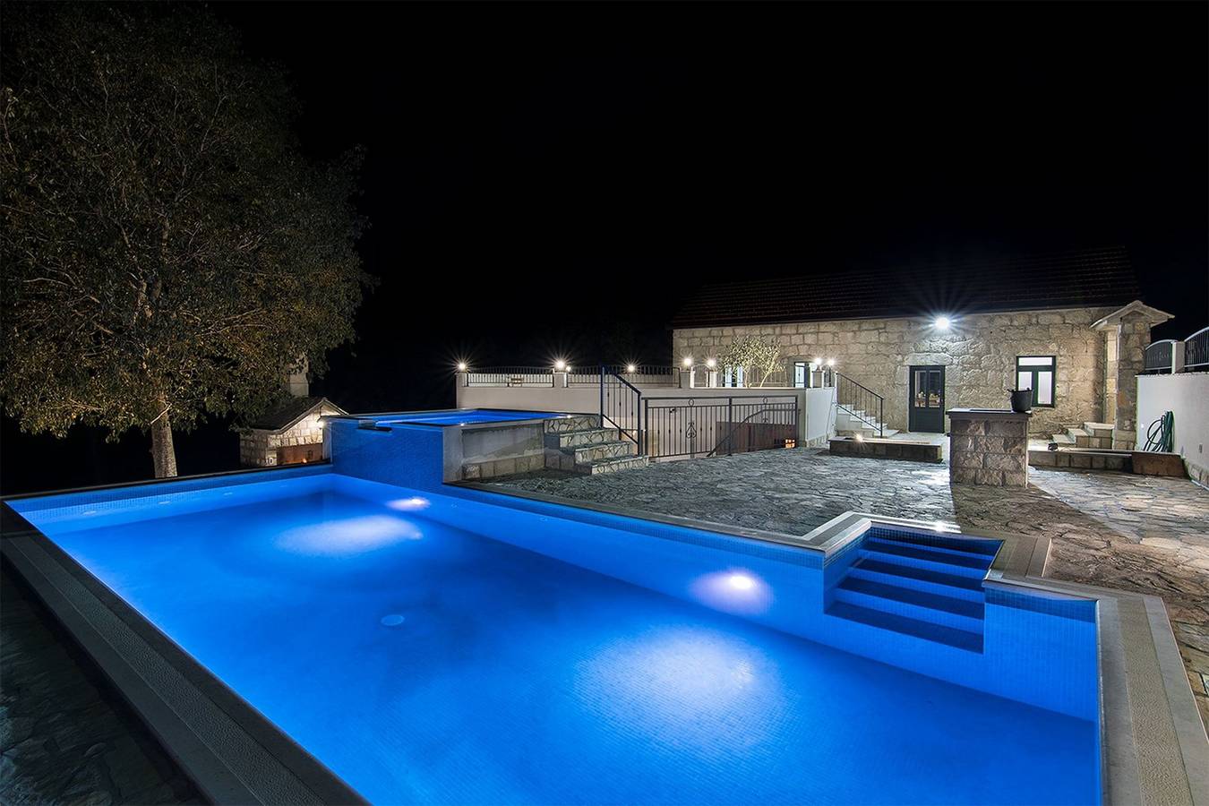 
Stipanovi Dvori • Privater Pool • Rückzugsort • Party erlaubt in Rašćane, Makarska Riviera
