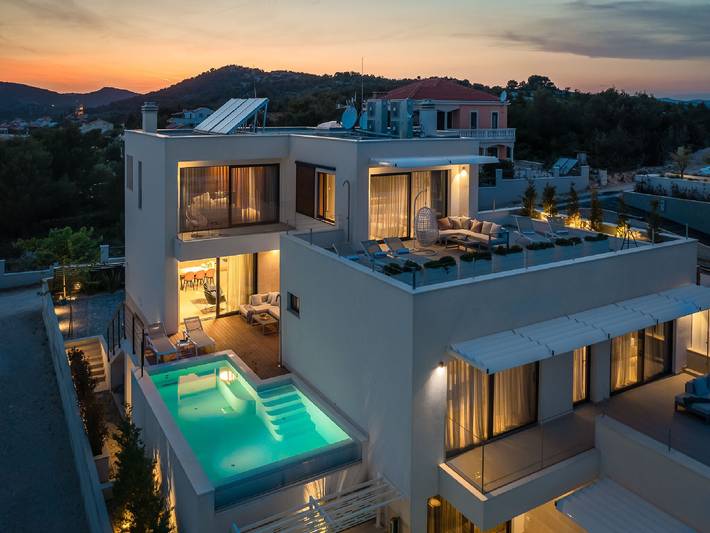 Villa for 10 people, with sauna and ocean view as well as balcony in Tisno