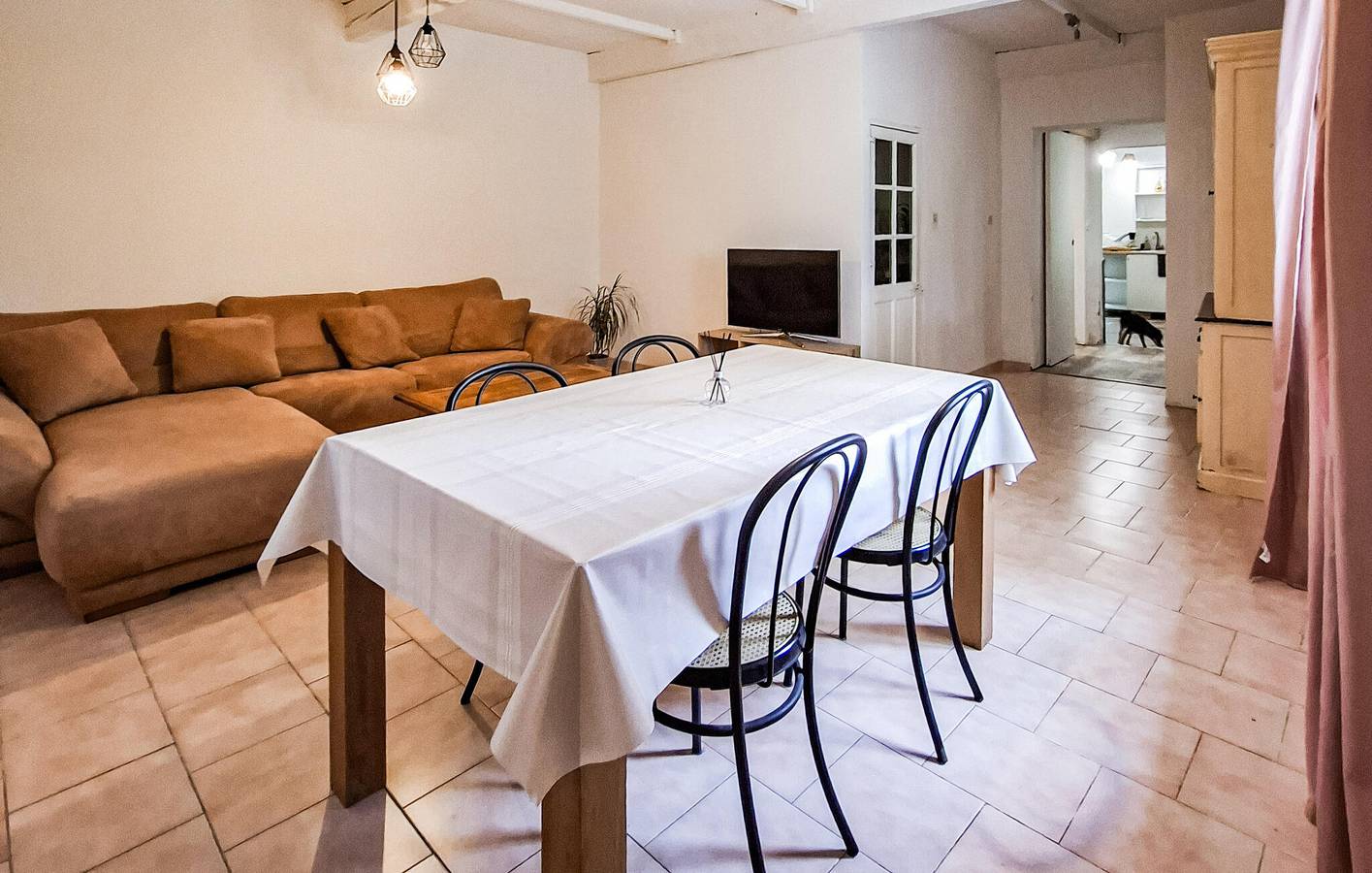 Appartement confortable avec WiFi et parking près de Cabannes in Cabannes, Région d'Arles