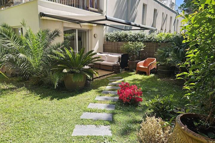 Location de vacances pour 4 personnes, avec Terrasse et Jardin à Mérignac
