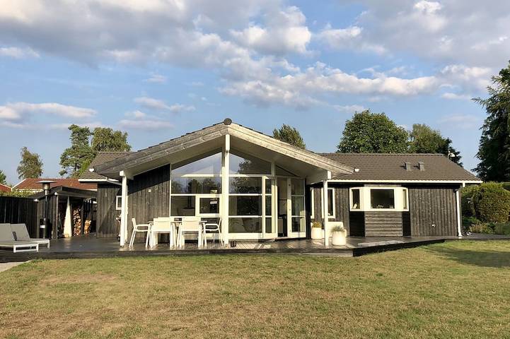 Villa für 6 Personen, mit Garten und Terrasse sowie Whirlpool - 1