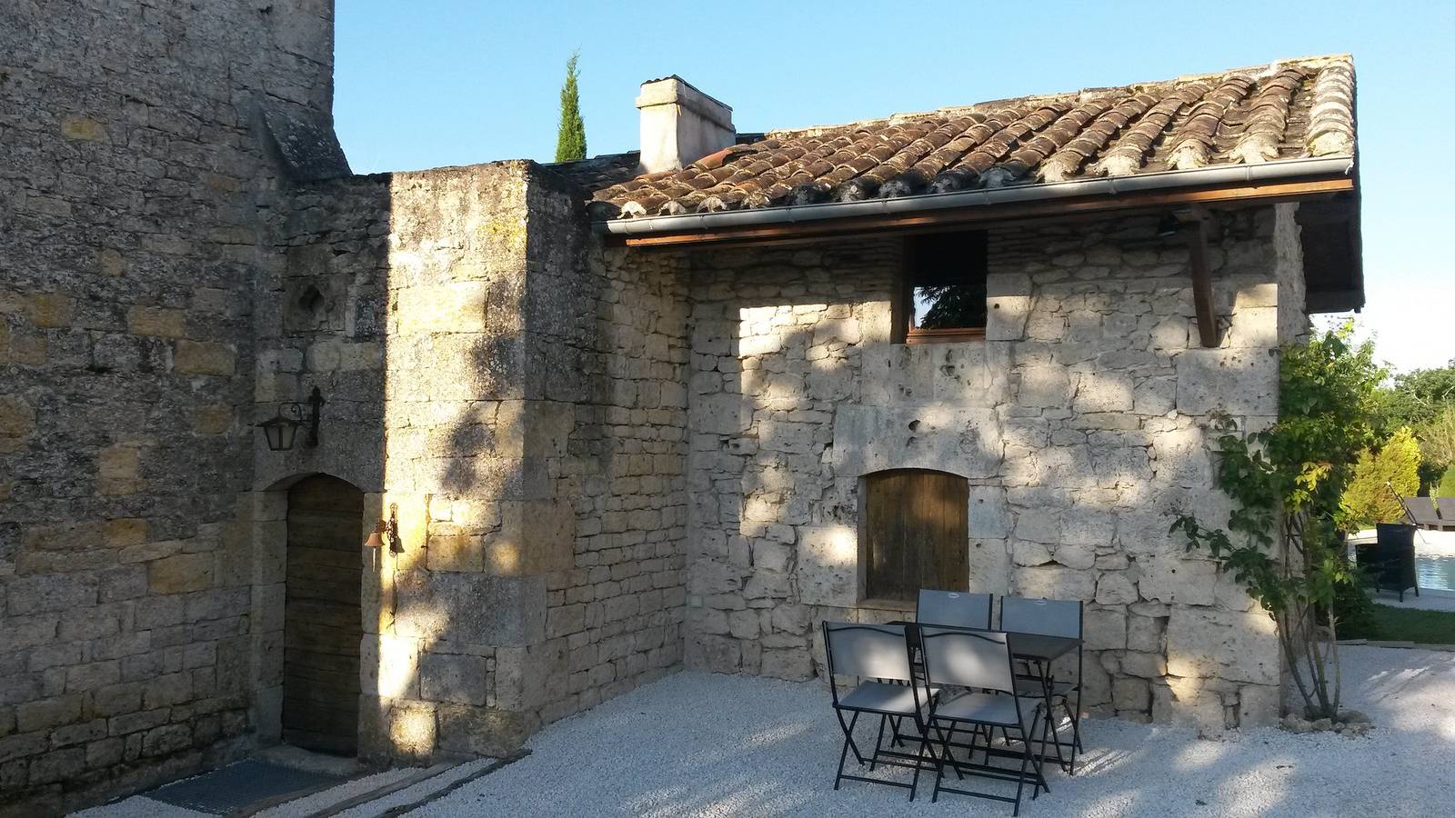 Gîtes La Peyroulière : Gîte Pigeonnier  in Montaigu-de-Quercy, Quercy