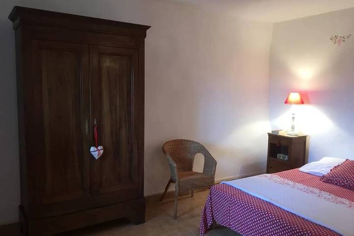 Location de vacances pour 4 personnes, avec jardin à La Verdière - 3