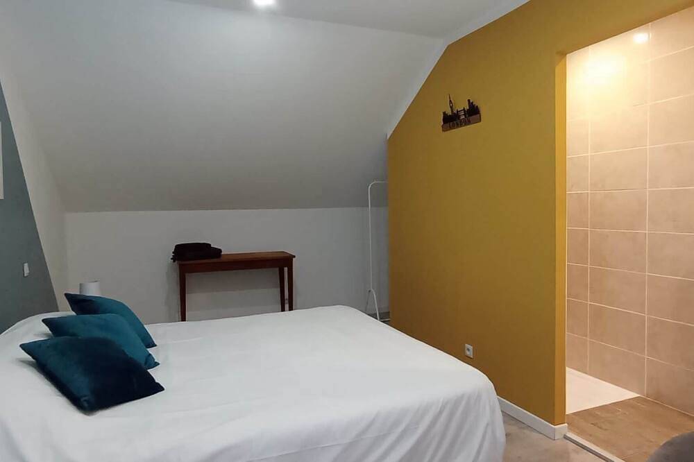 Gîte Londres – Spacieux & accès piscine – Domaine Les Gîtes du Petit Marcel in Soudan (France), Région de Châteaubriant