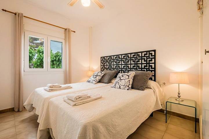 Villa Pilar - direkt am Meer, Pool, Klimaanlage in Arenal d'en Castell, Es Mercadal