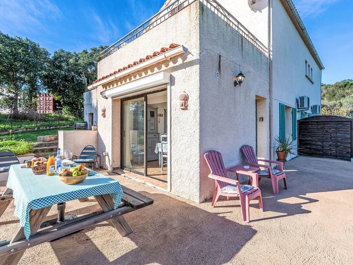Gîte pour 2 personnes, avec terrasse et jardin à Sari-Solenzara - 2