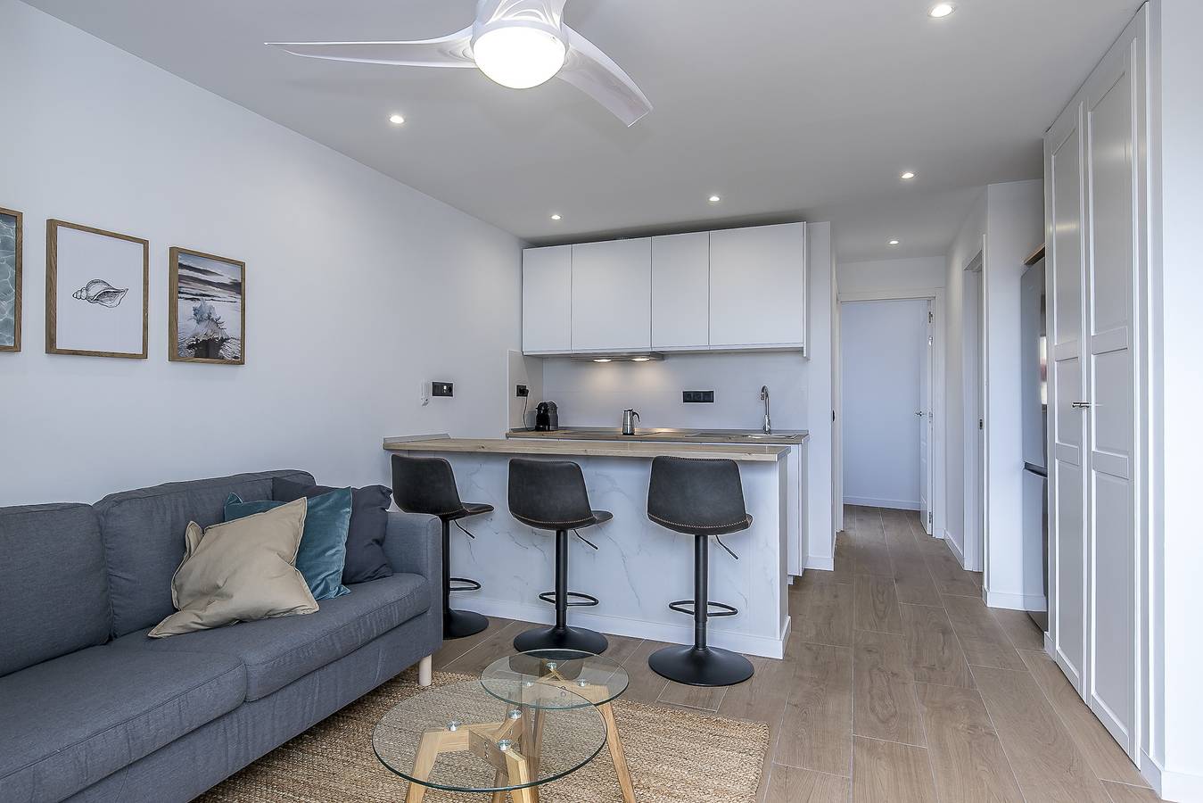 Entire apartment, Lea´s Modern Attic Escape with Peaceful Terrace in Santa Cruz de Tenerife, South Tenerife