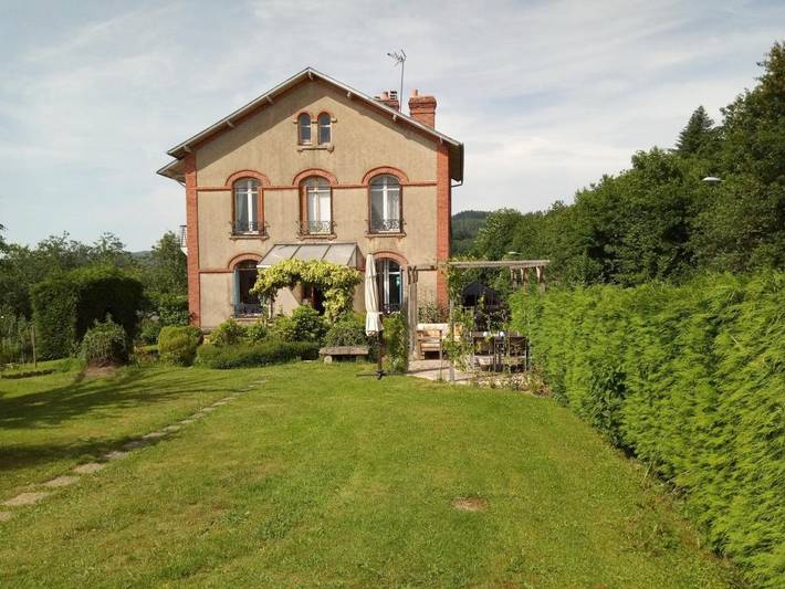Chambre d’hôte, avec Terrasse et Jardin à Saint-Amand-Jartoudeix