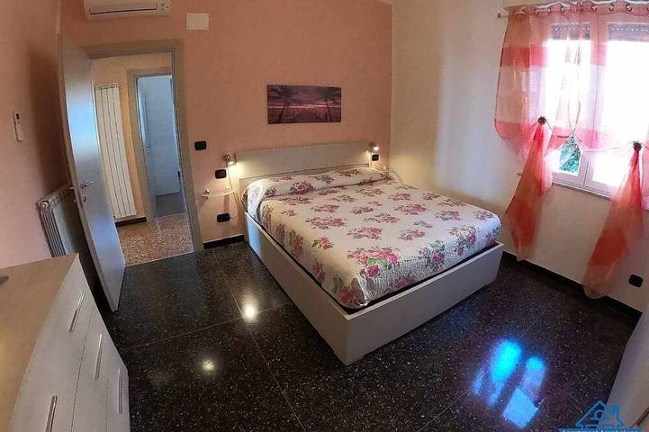 Ganze Wohnung, Arcobaleno Apartment  500 Meter vom Meer entfernt. in Albissola Marina, Riviera di Ponente