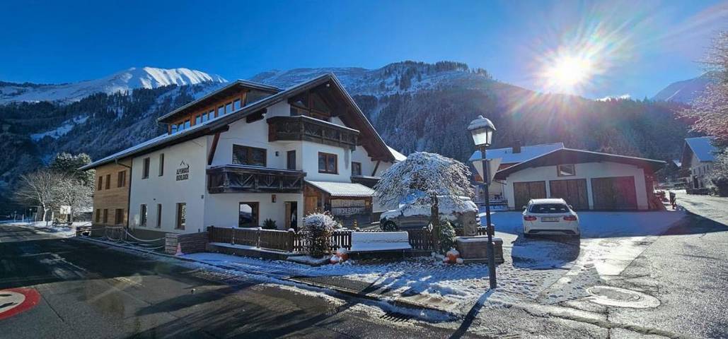 Ferienhaus für 14 Personen, mit Ausblick und Garten - 1