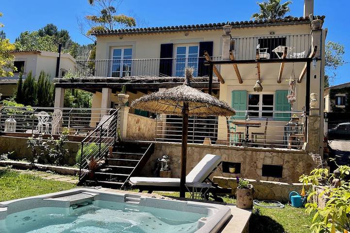 Villa für 8 Personen, mit Whirlpool und Garten sowie Balkon - 1