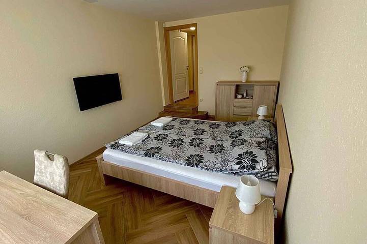 Ferienhaus mit geheiztem Aussenpool, Klima, Panorama auf Balaton in Balatonfűzfő, Plattensee nordufer