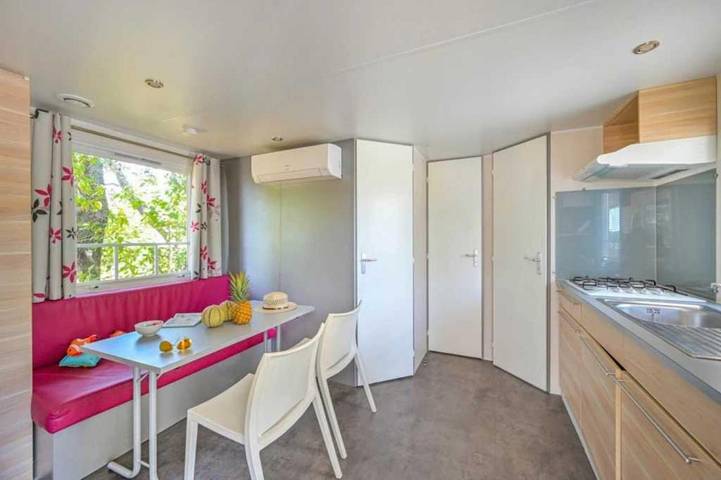 Location de vacances pour 5 personnes, avec bassin pour enfant ainsi que piscine et terrasse, animaux acceptés à Castries - 3