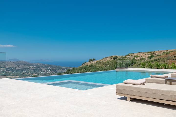 Villa für 9 Personen, mit Terrasse und Garten sowie Pool auf Kreta