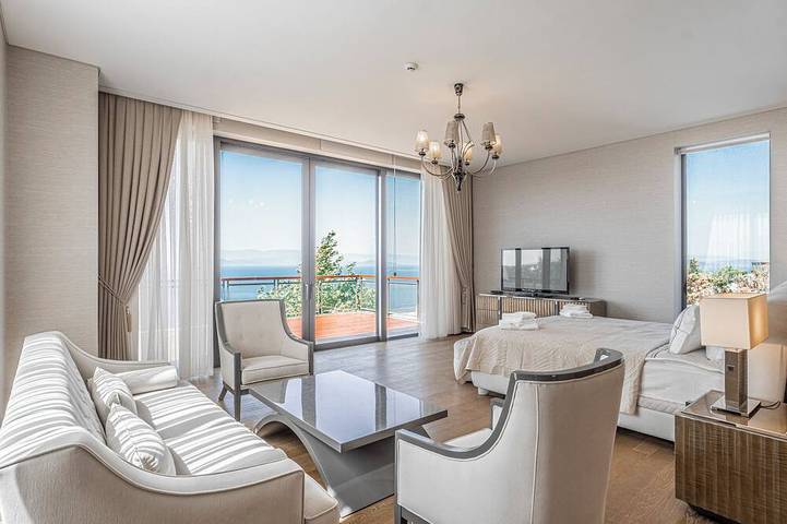 Villa für 10 Personen, mit Pool - 1