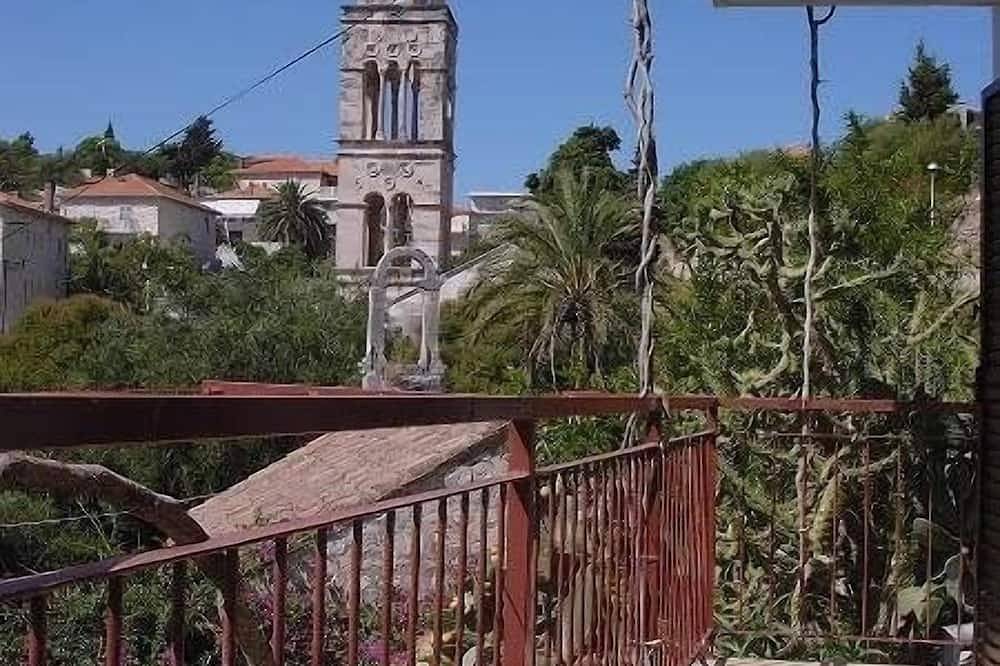 Entire apartment, Apartment in Hvar town with Balcony, Air condition, Wifi, Washing machine (221-2) in Hvar City, Hvar