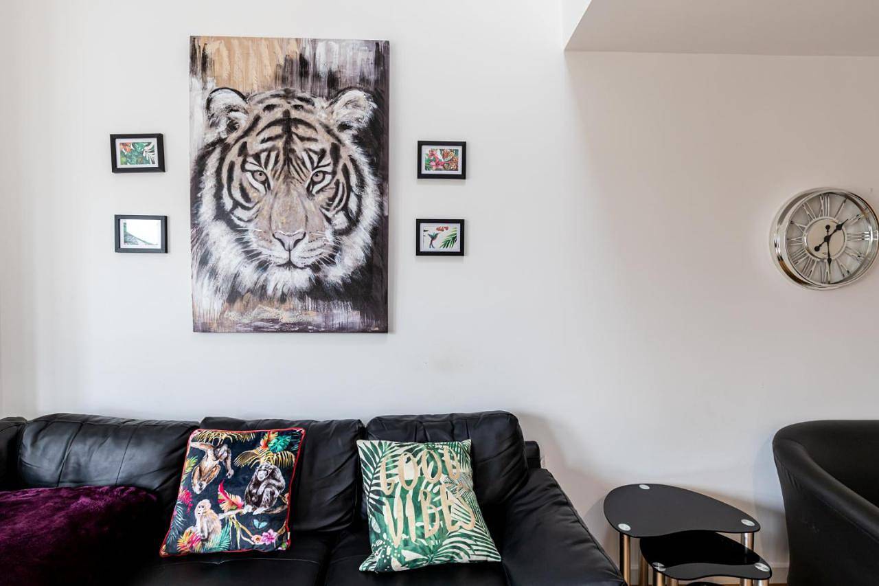 Entire apartment, Three-Bedroom Apartment in Warrington, Cheshire