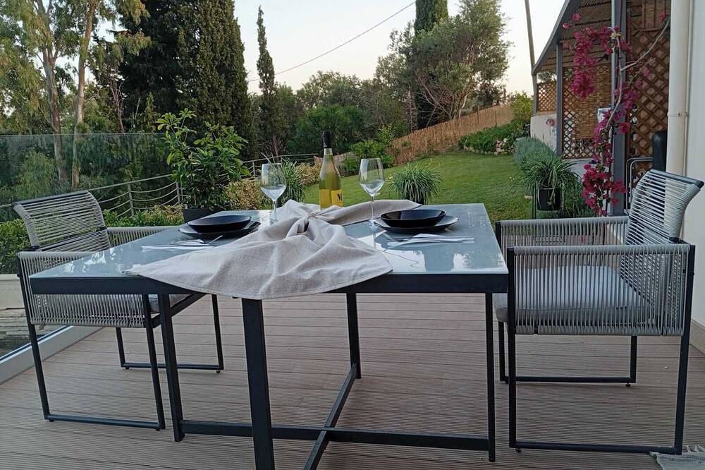 Ganze Wohnung, ☀️ The perfect place to work or unwind – with stunning nature views in Agios Georgios, Korfu