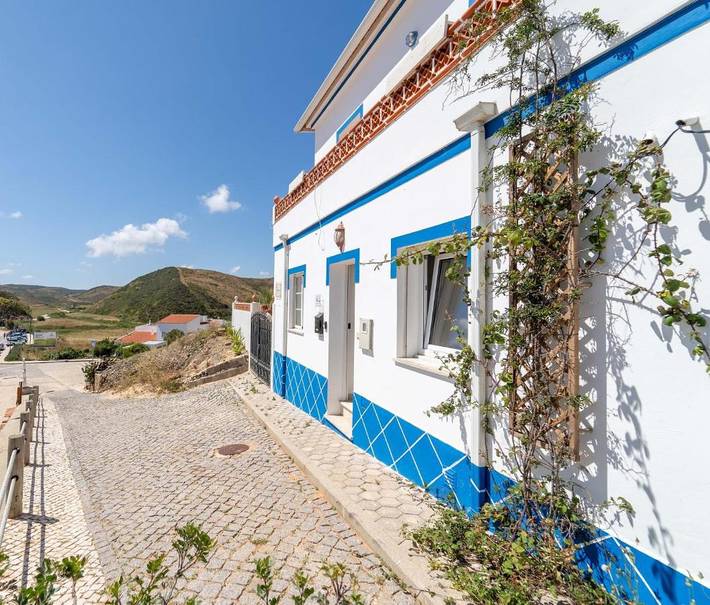 Location de vacances pour 11 personnes, avec vue ainsi que jardin et piscine, adapté aux familles à Carrapateira - 3