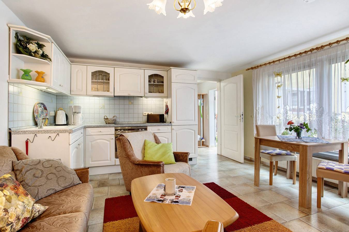 Ganze Wohnung, Ferienwohnung Zinnowitz - Caeser" mit privater Terrasse, Gemeinschaftsgarten und Wlan in Zinnowitz, Usedomer Norden