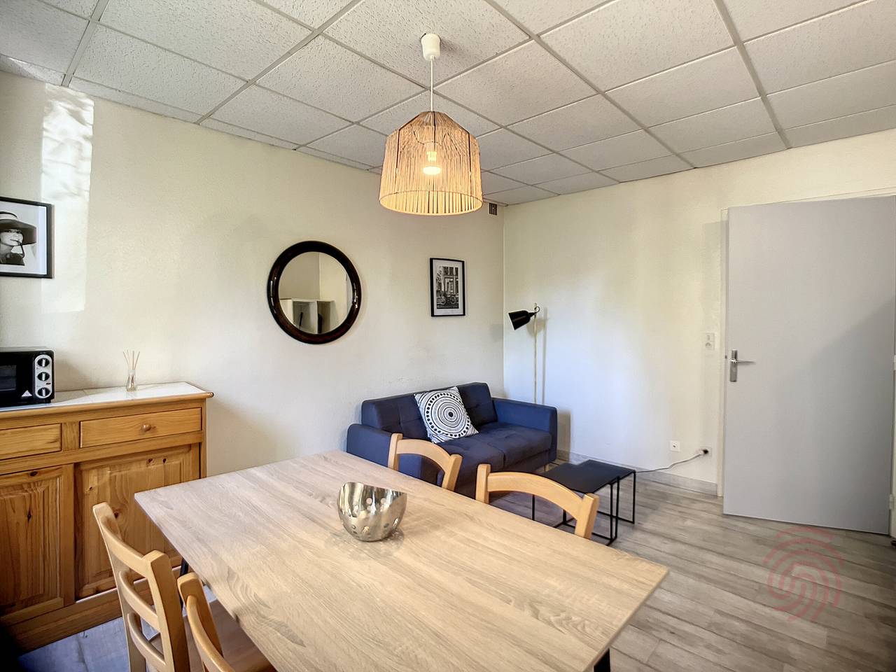 Apartamento entero, Apartamento F3 con Terraza, Wi-Fi y Mascotas Permitidas, Cerca de Termas en Lamalou-les-Bains in Lamalou-les-Bains, Region de Béziers