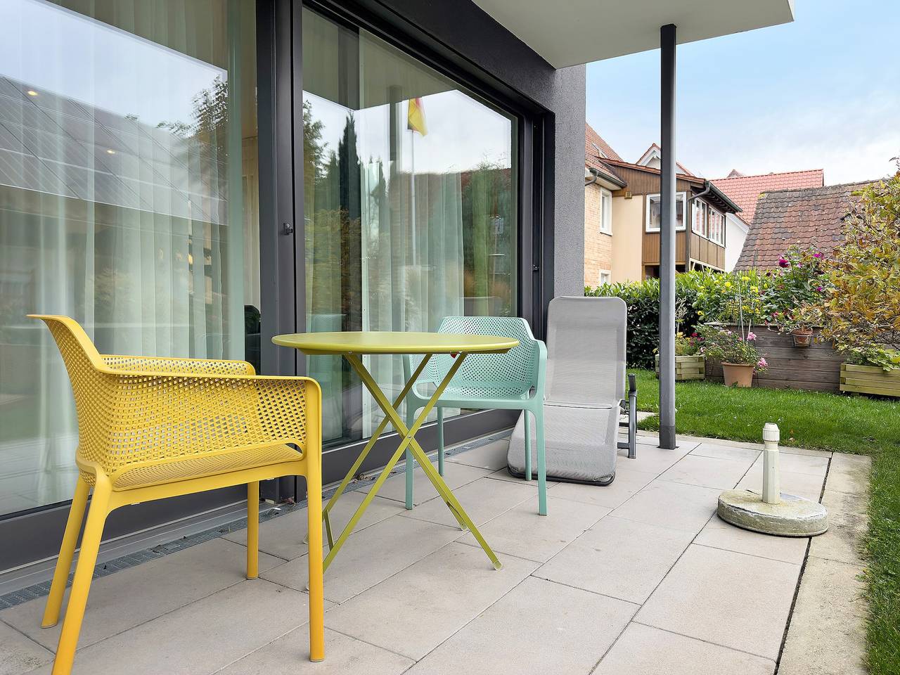 Ganze Wohnung, Ferienwohnung 'Ins Grüne, 89qm' mit privater Terrasse, privatem Garten und Wi-Fi in Langenargen, Region Bodensee-Oberschwaben