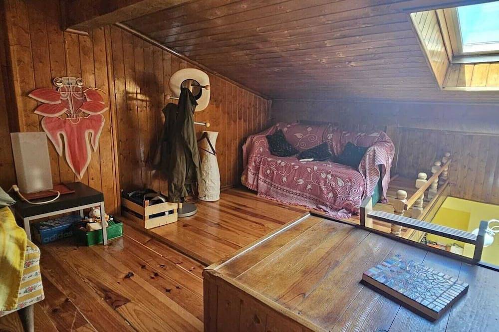 Serene 2-bedroom chalet in Valjouffrey with stunning mountain views in Valjouffrey, Parc national des Écrins