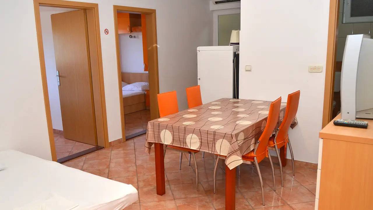 Ganze Ferienwohnung, Ferienwohnung für 6 Personen (33 m²) in Gradac in Gradac, Makarska Riviera